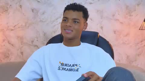 valentino_thompson online show from 10/05/25, 07:56