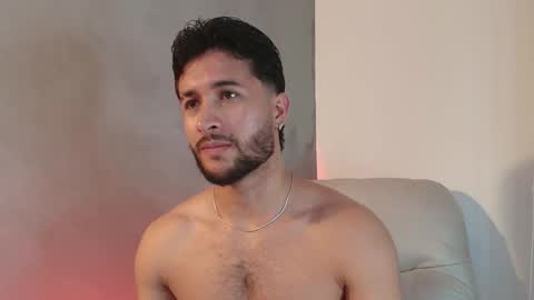 Valentino online show from 02/09/25, 12:39