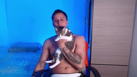 Snapshot of valentinosex_1 chatting on 10/28/25, 11:29 VALENTINO online show from 10/28/25, 11:29