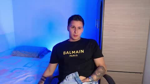 VALENTINO online show from 12/20/25, 08:05