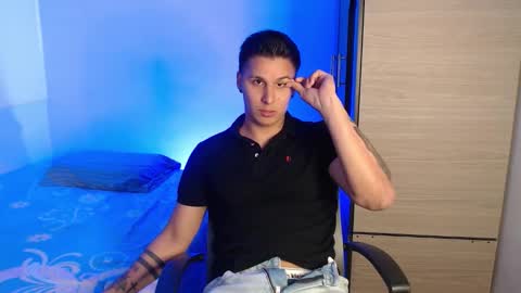 VALENTINO online show from 01/17/26, 08:34