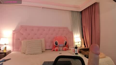 Snapshot of valentoro1 chatting on 11/15/25, 11:07 Vale Toro online show from 11/15/25, 11:07