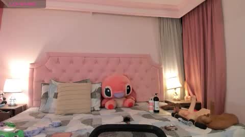 Snapshot of valentoro1 chatting on 11/17/25, 10:43 Vale Toro online show from 11/17/25, 10:43