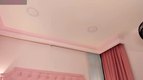 Snapshot of valentoro1 chatting on 11/24/25, 12:05 Vale Toro online show from 11/24/25, 12:05