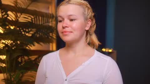 Snapshot of valeri______ chatting on 06/19/26, 07:34 valeri______ online show from 06/19/26, 07:34
