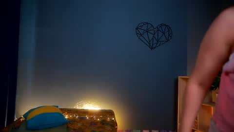Snapshot of valeri______ chatting on 07/07/26, 06:58 valeri______ online show from 07/07/26, 06:58