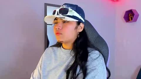 valeri_harpers4 online show from 10/04/25, 02:20