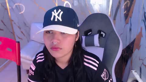 valeri_harpers4 online show from 10/05/25, 12:58