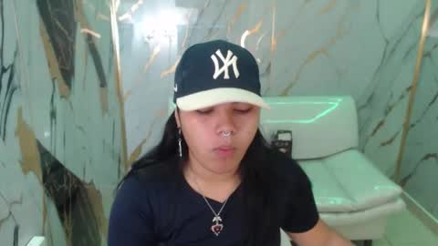 Snapshot of valeri_harpers4 chatting on 11/18/25, 11:36 valeri_harpers4 online show from 11/18/25, 11:36