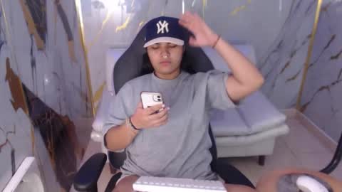 Snapshot of valeri_harpers4 chatting on 11/25/25, 02:17 valeri_harpers4 online show from 11/25/25, 02:17