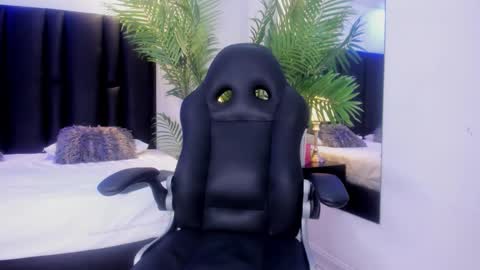 Snapshot of valeri_tafur chatting on 10/20/25, 11:05 valeri_tafur online show from 10/20/25, 11:05