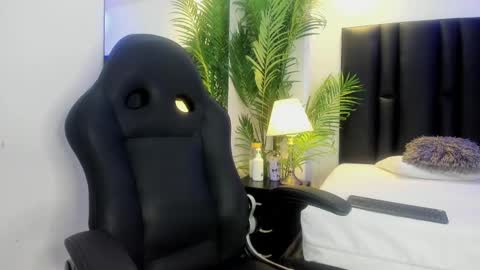 valeri_tafur online show from 10/31/25, 11:00