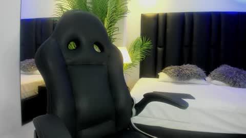 valeri_tafur online show from 11/11/25, 11:10