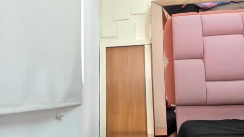 valeria__henao1 online show from 10/09/25, 07:12