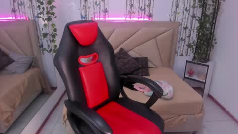 Snapshot of valeria_dark_ chatting on 05/25/26, 09:43 valeria online show from 05/25/26, 09:43
