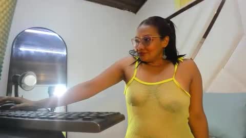 valeria_gil_ online show from 05/28/26, 03:26