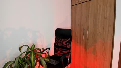 Valeria lewiis joness online show from 12/25/24, 06:31