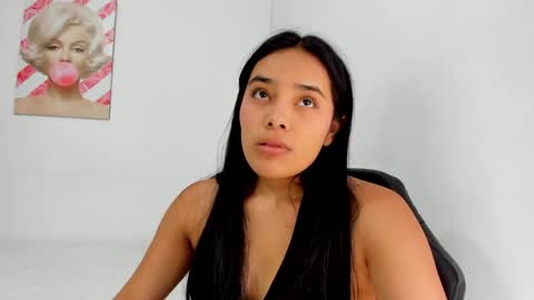 valeria_miller69 online show from 05/13/26, 03:31