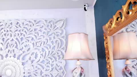 Snapshot of valeria_restrepo chatting on 06/04/26, 06:14 Valeria online show from 06/04/26, 06:14