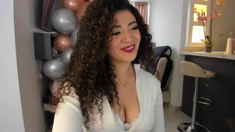 Snapshot of valeria_rosses chatting on 04/15/26, 04:36 Valeria online show from 04/15/26, 04:36