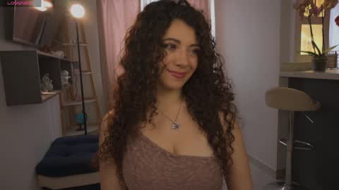 Snapshot of valeria_rosses chatting on 05/16/26, 05:45 Valeria online show from 05/16/26, 05:45