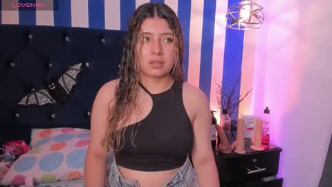 valeria_rouse28 online show from 10/25/25, 05:30