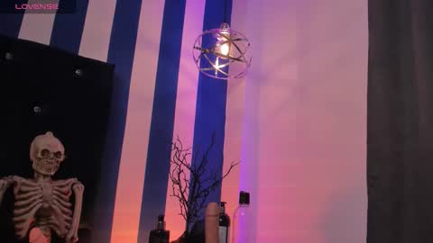 valeria_rouse28 online show from 10/31/25, 05:58