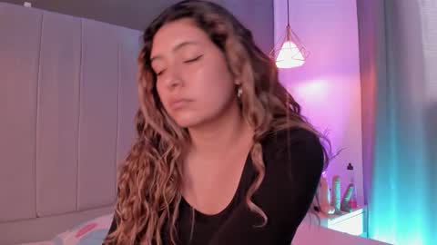 valeria_rouse28 online show from 12/14/25, 08:35