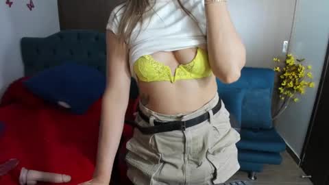 Snapshot of valeria_teiku1 chatting on 02/04/25, 11:06 Valeria online show from 02/04/25, 11:06