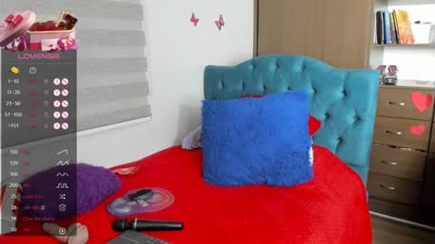 Snapshot of valeria_teiku1 chatting on 02/15/25, 06:02 Valeria online show from 02/15/25, 06:02