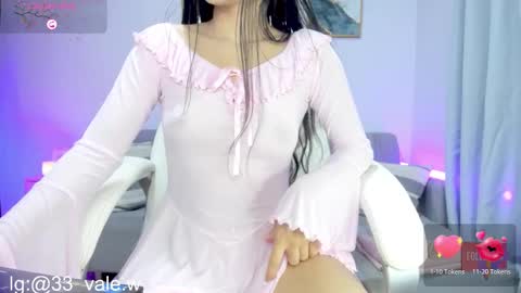 Snapshot of valeria_wood chatting on 11/21/25, 06:23 valeria online show from 11/21/25, 06:23