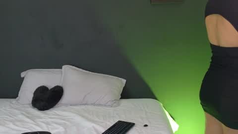 valeriaa cruz online show from 06/04/26, 12:27