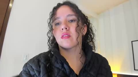 Valeria online show from 03/02/25, 01:16