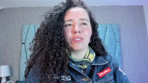Valeria online show from 09/12/25, 01:11