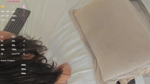 Snapshot of valeriah_ chatting on 12/18/24, 02:28 Valeria online show from 12/18/24, 02:28