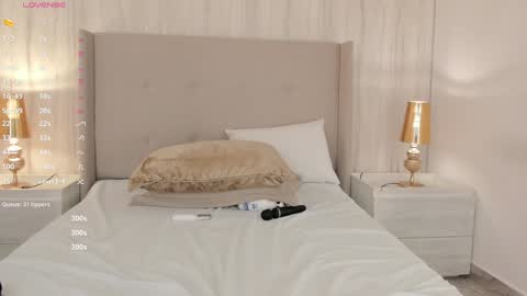 Snapshot of valeriah_ chatting on 01/03/25, 03:44 Valeria online show from 01/03/25, 03:44