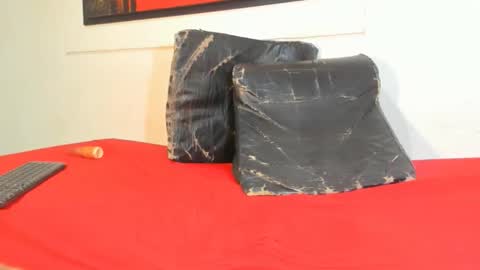 valeriapinkk online show from 11/24/25, 08:52