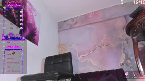 Snapshot of valeriaqueents chatting on 10/19/25, 01:23 online show from 10/19/25, 01:23