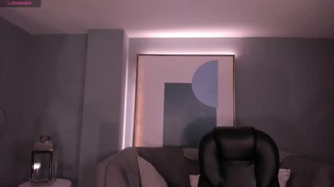 Snapshot of valeriavelvet chatting on 03/20/26, 12:21 Vale online show from 03/20/26, 12:21