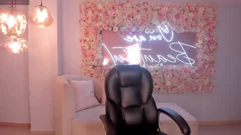 Snapshot of valeriavelvet chatting on 03/24/26, 11:59 Vale online show from 03/24/26, 11:59
