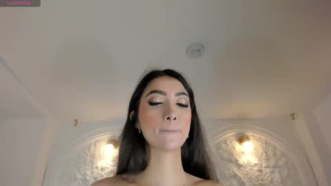 Snapshot of valeriavelvet chatting on 04/17/26, 12:08 Vale online show from 04/17/26, 12:08