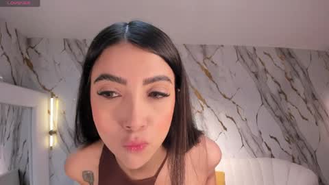 Snapshot of valeriavelvet chatting on 04/23/26, 12:04 Vale online show from 04/23/26, 12:04