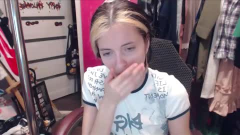 ValeriaXKiss online show from 02/04/25, 06:27