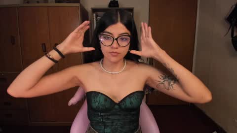Snapshot of valerie__sky chatting on 01/26/25, 03:38 Val online show from 01/26/25, 03:38