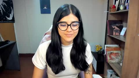 Snapshot of valerie__sky chatting on 02/26/25, 02:48 Val online show from 02/26/25, 02:48