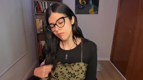 Snapshot of valerie__sky chatting on 12/19/25, 03:02 Val online show from 12/19/25, 03:02