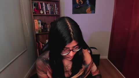 Snapshot of valerie__sky chatting on 06/12/26, 02:54 Val online show from 06/12/26, 02:54