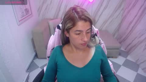 valerie_b online show from 12/15/24, 09:24