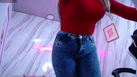 valerie_b online show from 02/08/25, 06:22