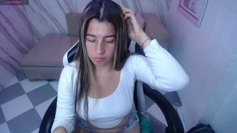 valerie_b online show from 02/13/25, 06:09